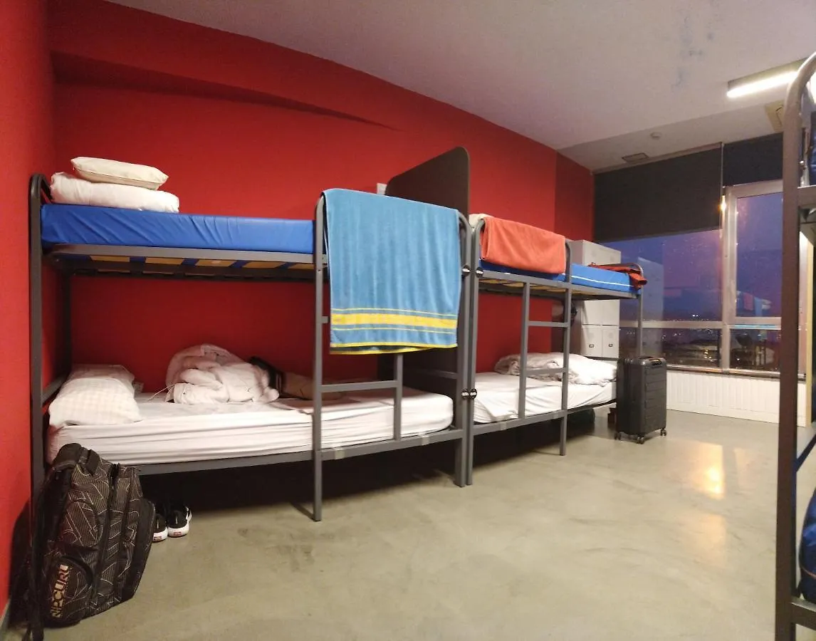 All Iron Hostel Bilbao